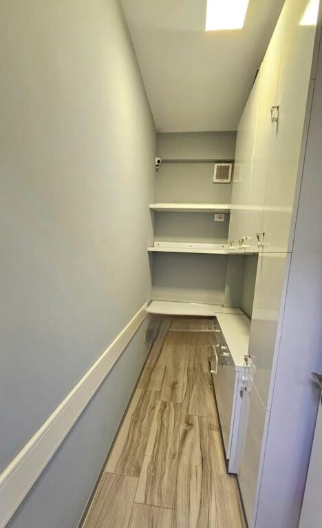 Rent | Ambjent Biznesi | Materniteti i Ri | 900 €/month