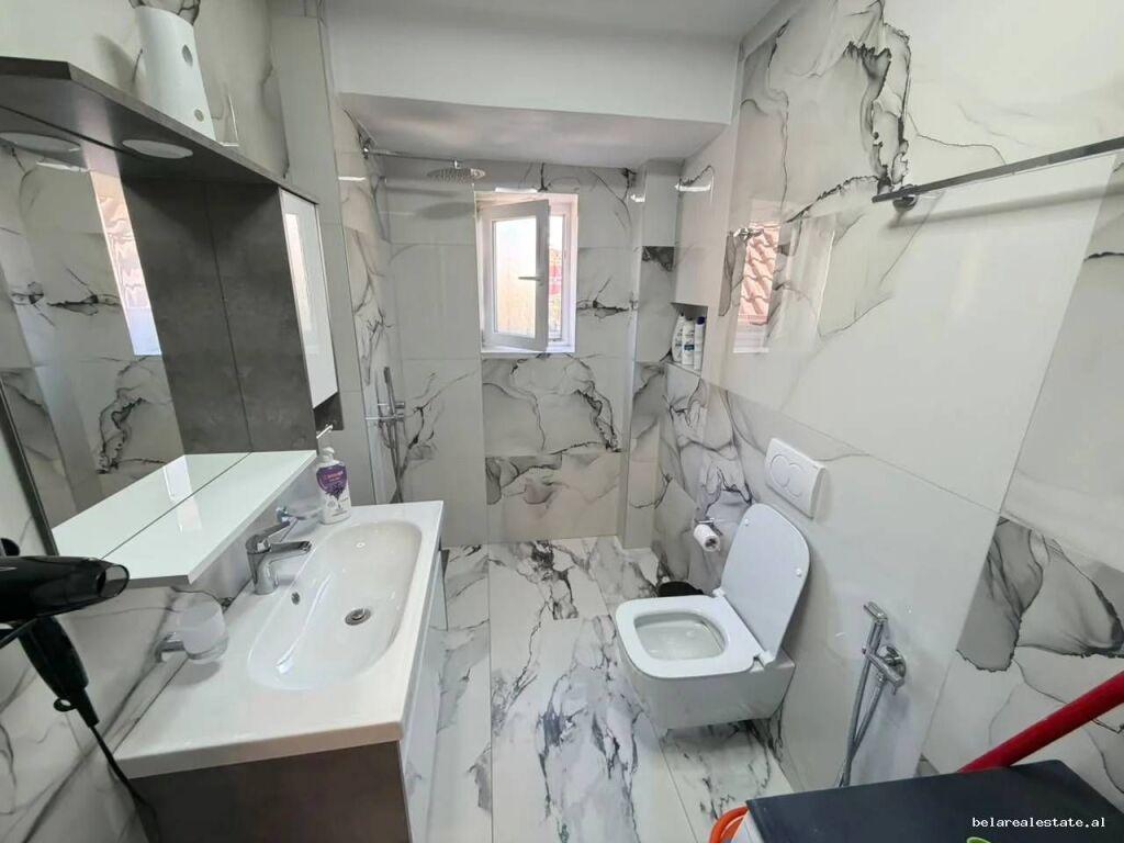 Apartament Me Qera 2+1 Tek Pazari i Ri ( ID B221461) Tirane
