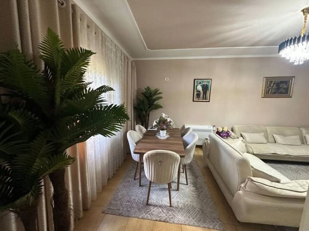 SHTEPI PRIVATE 2+1 ME QIRA 120 m² | Oborr 380 m² - ALI DEMI