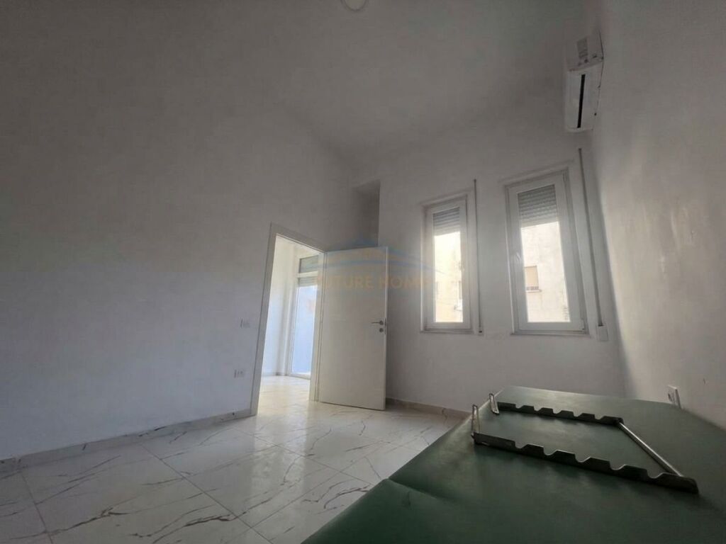 Affitto, Appartamento 2+1, Centro Donika, Tirana
