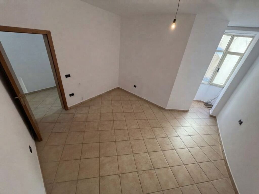Affitto, Appartamento 2+1+2, 21 Dhjetori, Tirane
