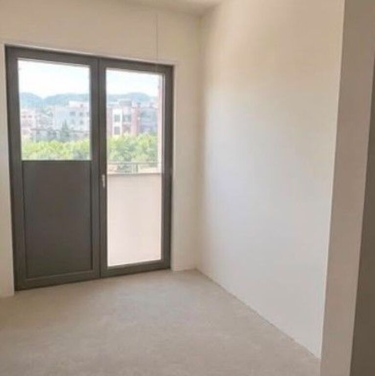 🏢✨ LOCALE COMMERCIALE IN AFFITTO – VICINO A SPAK