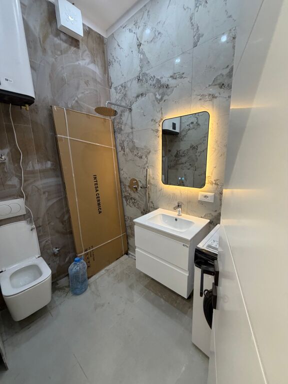 🏡 VENDESI APPARTAMENTO 1+1 – APPENA RISTRUTTURATO  📍 Monolocale convertito in 1+1 💰 Prezzo: 110 milioni di lek