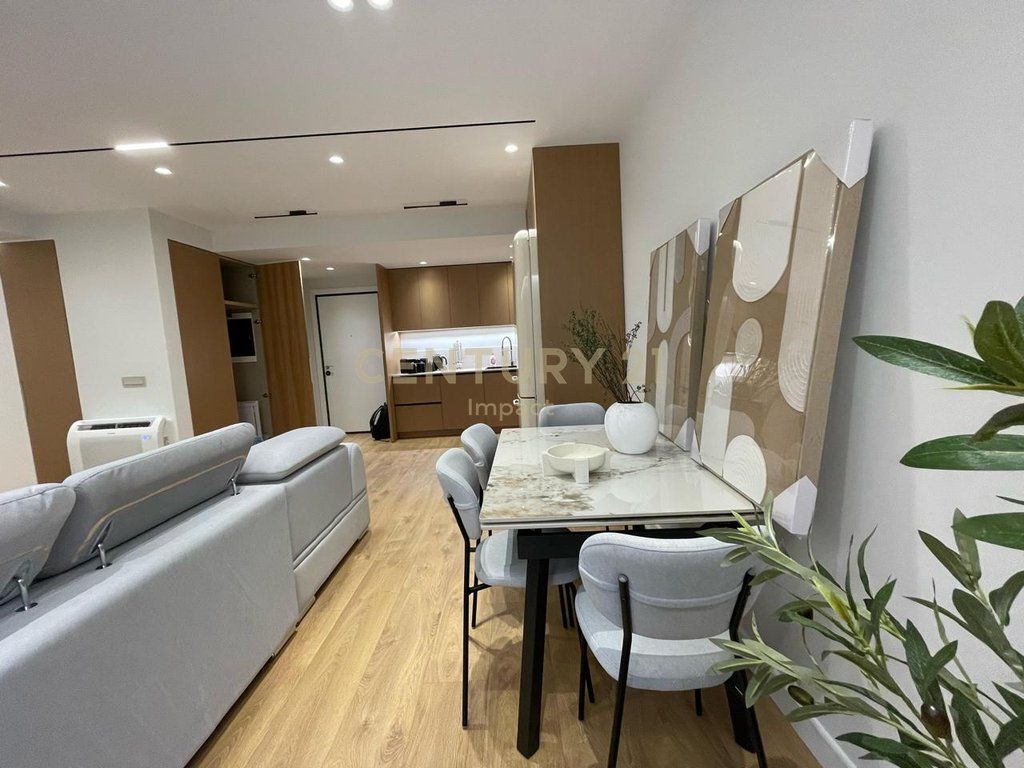 Apartament 3+1+2 me post parkimi me qira tek Kodra e Diellit