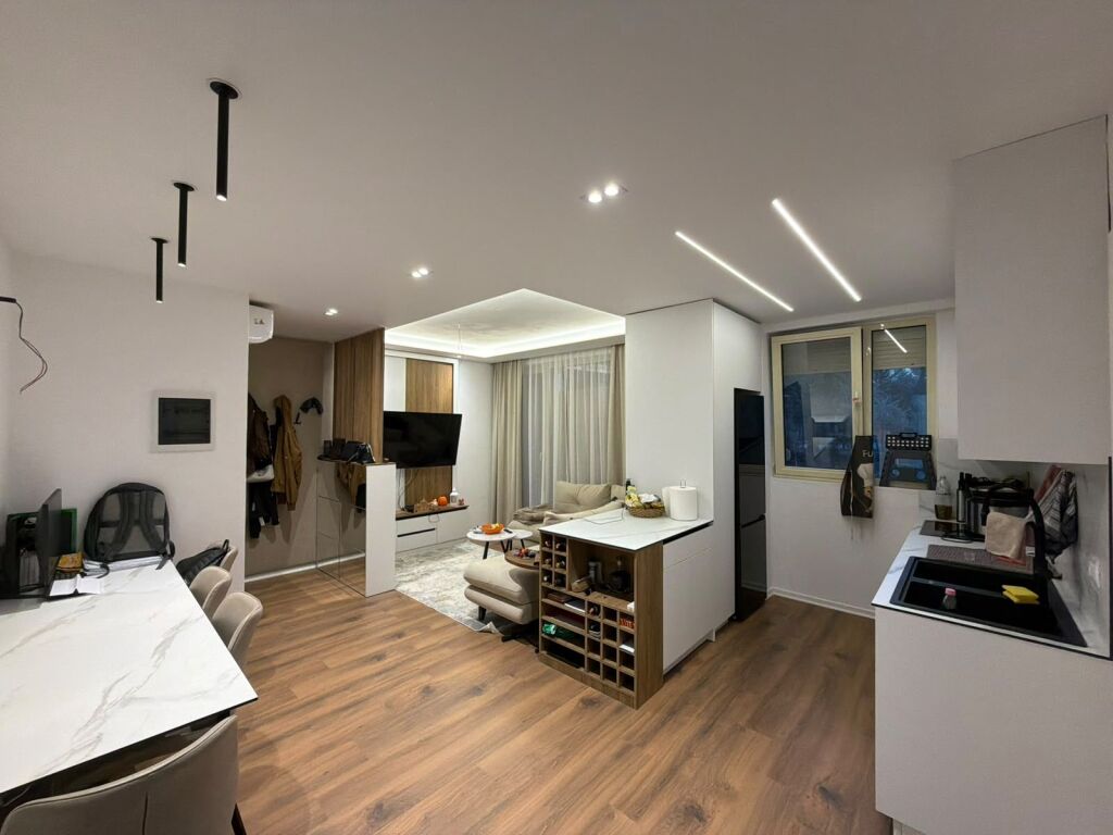 For sale, Apartment 2+1 + Garage + Service Unit, Shkoze, Tirana