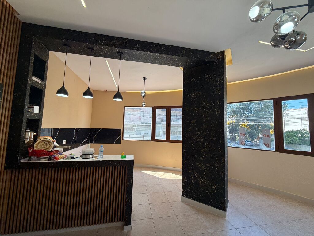 Shitet apartament 3+1