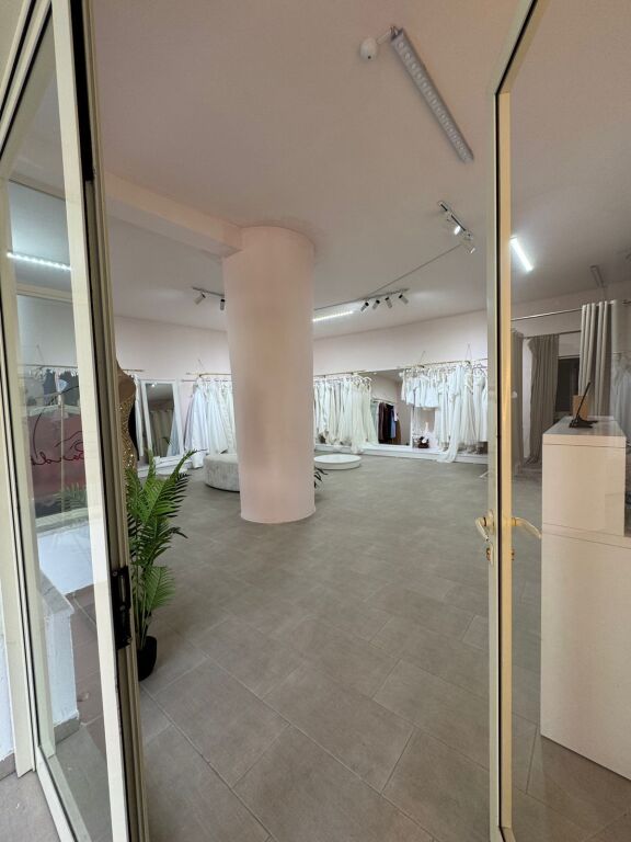 BUSINESS PREMISES FOR SALE IN FRESKU