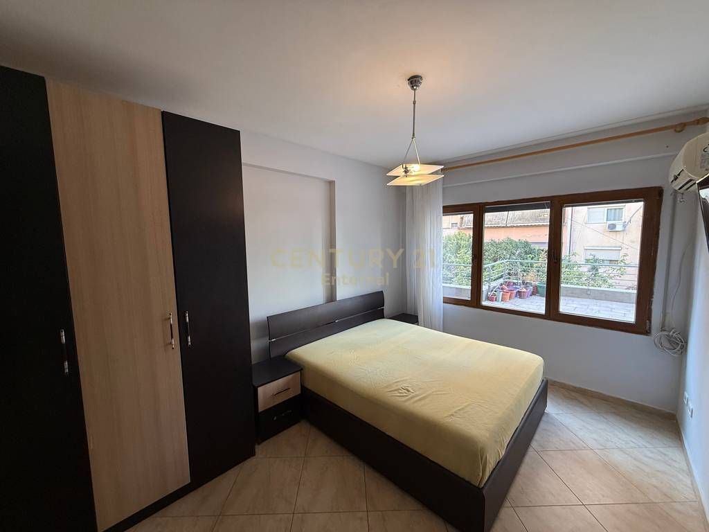 Apartament 2+1+ Verande Me Qira në Komunën e Parisit - 1100€ | 196 m²