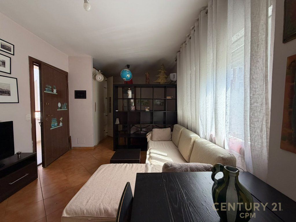 Jepet Per Qera Gasoniere e Konvertuar Ne 1+1! 450 € /Muaj 43,000 Lekë /Muaj