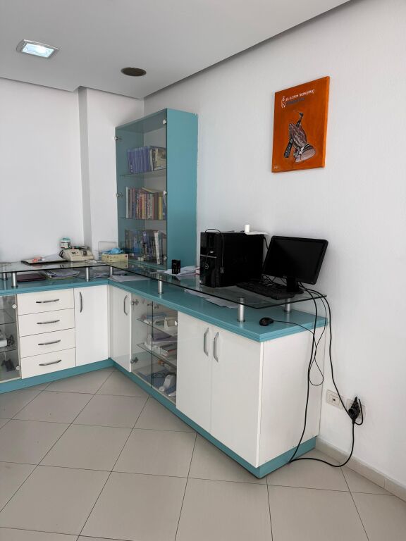 Kamez Clinica dentale in affitto 107M²
