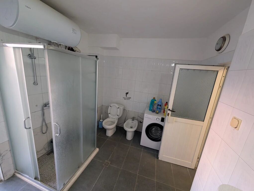 APARTAMENT ME QERA 2+1 ISH RESTORANT DURRESI 65.000LEKE FH-96227