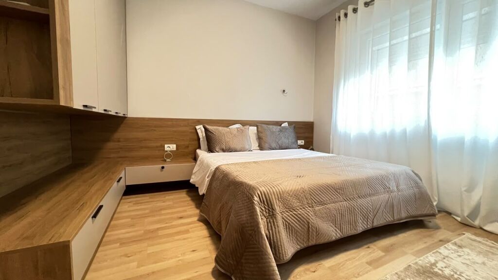 Appartamento 2+1 in affitto a Plaza, Centro, Piazza Skenderbej, 9-Piani.