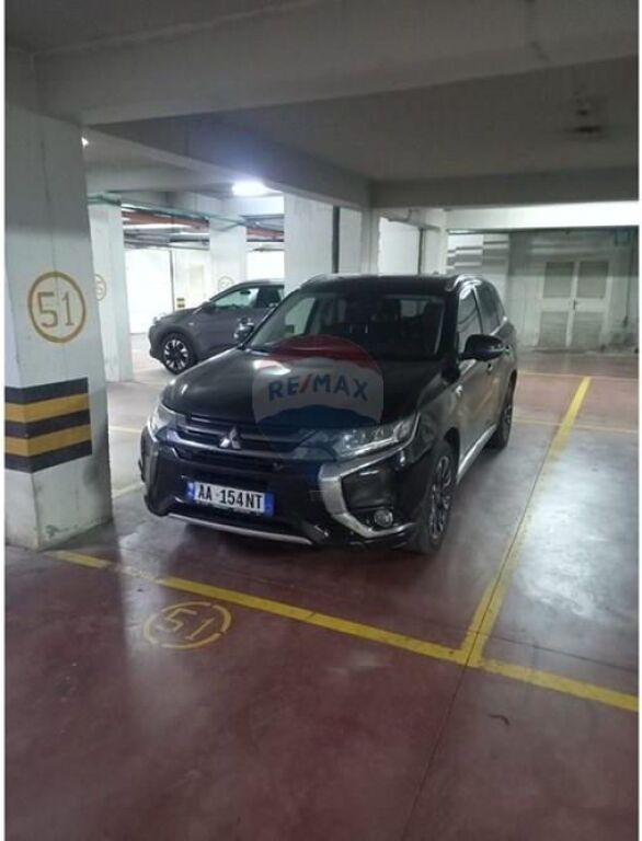 Vendesi in vendita Appartamento 3+1+2+Posto Auto in Via Peti