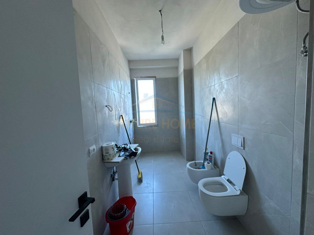 Shitet,Apartament 2+1, Kamez,Tirane