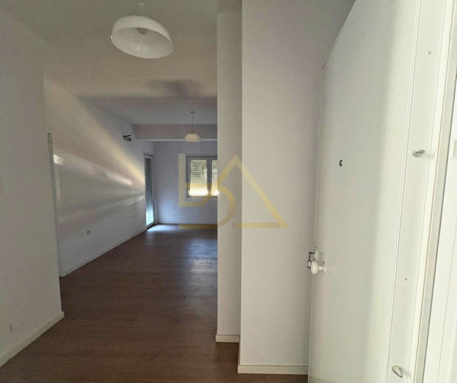 SHITET GODINË ME 17 APARTAMENTE – SHKËMBI I KAVAJËS, DURRËS