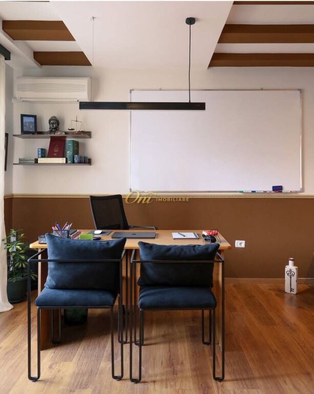ISH EKSPOZITA AMBIENT ZYRE 120M2 PER QERA