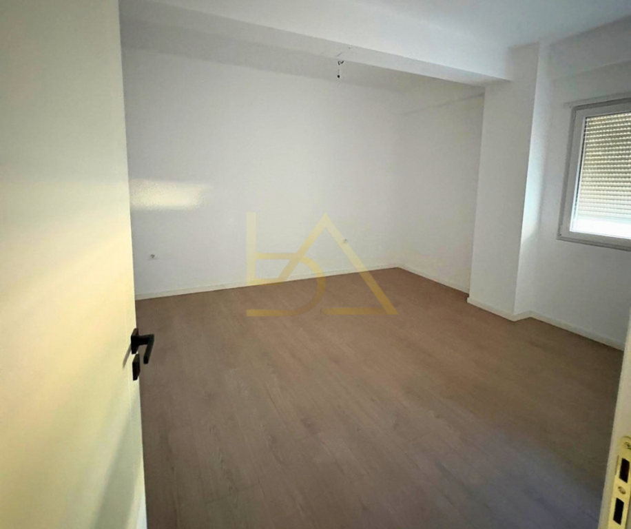 SHITET GODINË ME 17 APARTAMENTE – SHKËMBI I KAVAJËS, DURRËS