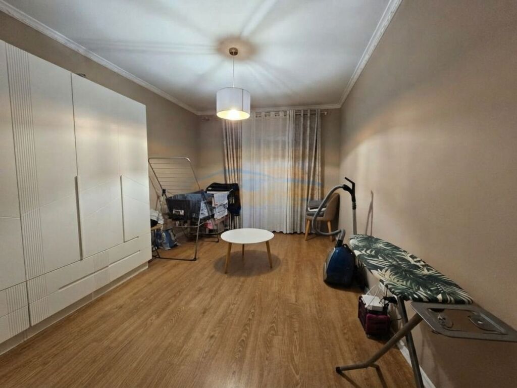 Shitet, Apartament 2+1, Univers City, Tiranë