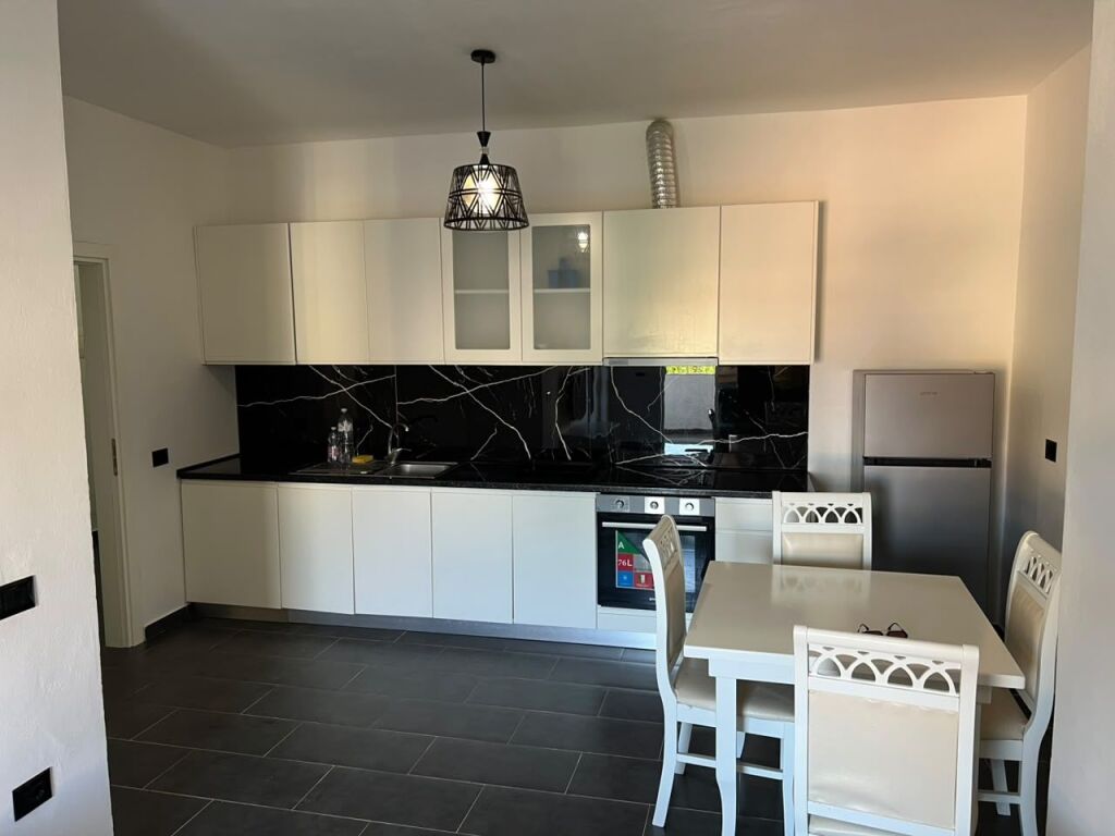 🏡✨ AFFITTASI APPARTAMENTO 1+1 – RROTA E KUQE, DURRËS 🌊