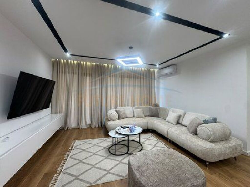 Shitet, Apartament 2+1+2, Bulevardi i Ri