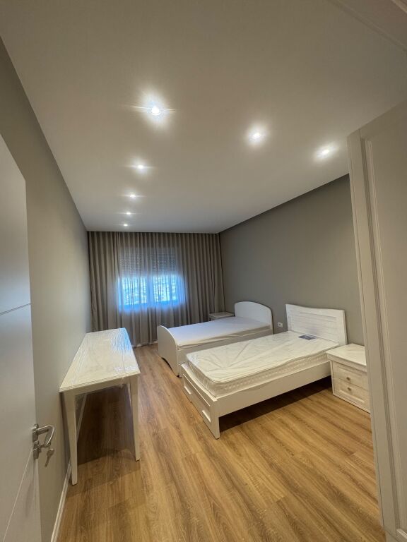 Apartment 2+1 for rent Kamez