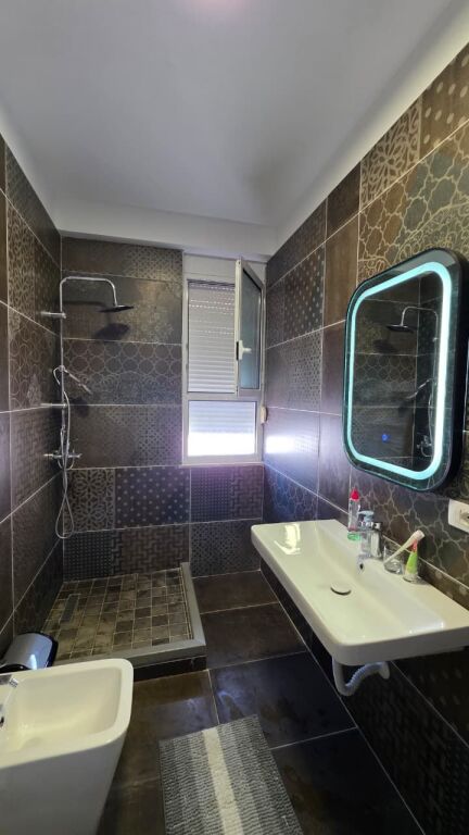 Super Penthouse con vista sul mare, acqua fredda, Vlora