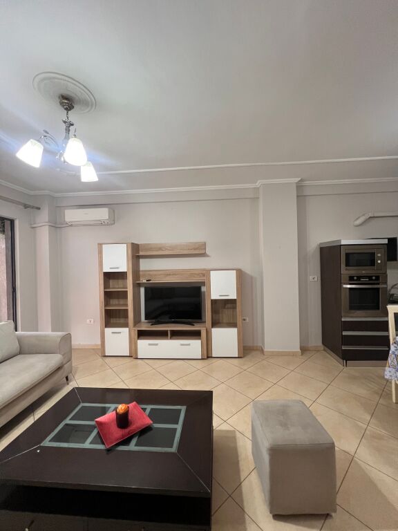 In affitto 2+1+2 ROTONDO ASTIR 500 mila leke