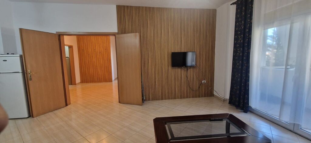 Apartament 2+1+2 per shitje prane kopshtit Botanik