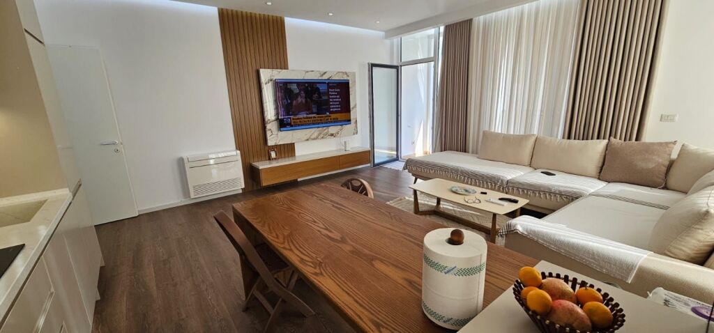 🏙️ SHITET APARTAMENT 3+1+2 – BULEVARDI I RI, TIRANË