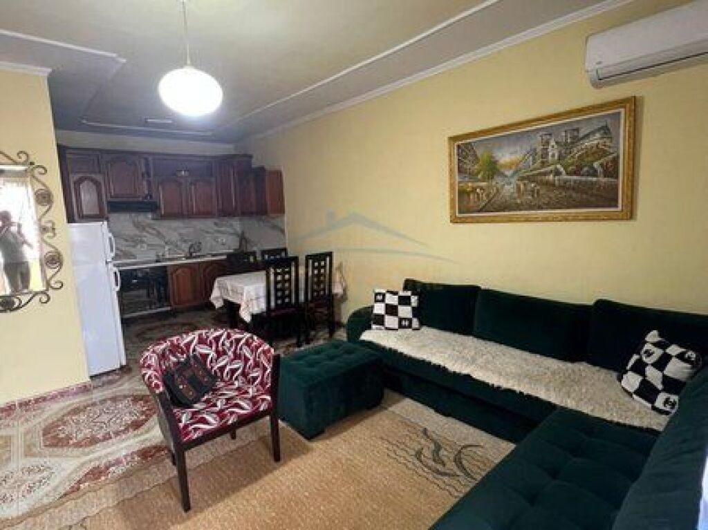 Shitet, Apartament 2+1, Rruga "Kongresi Manastirit"