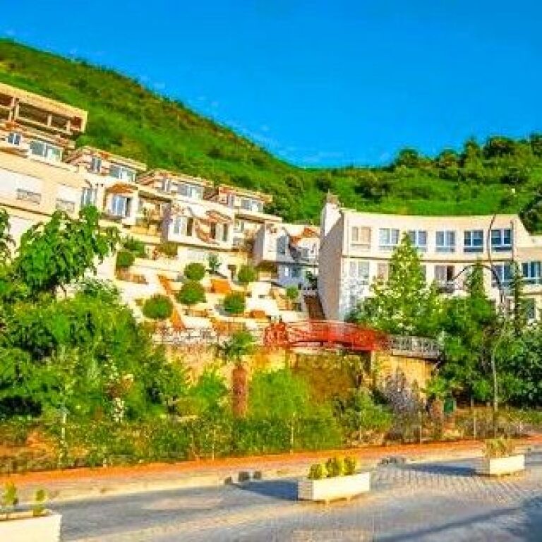 Shitet Apartament 2+1+2 tek Kodra e Diellit 2, Tiranë