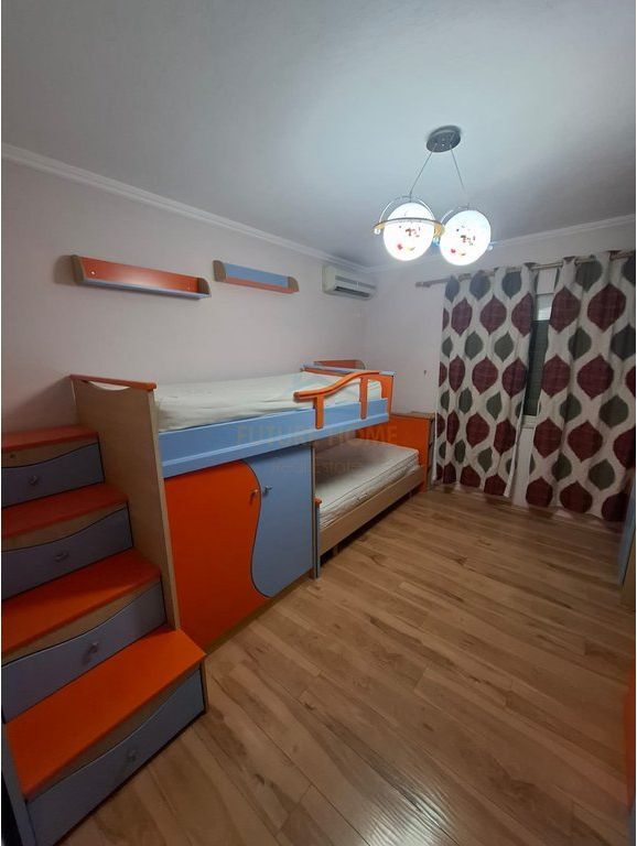 Qira,Apartament 3+1,Komuna e Parisit,Tirane.