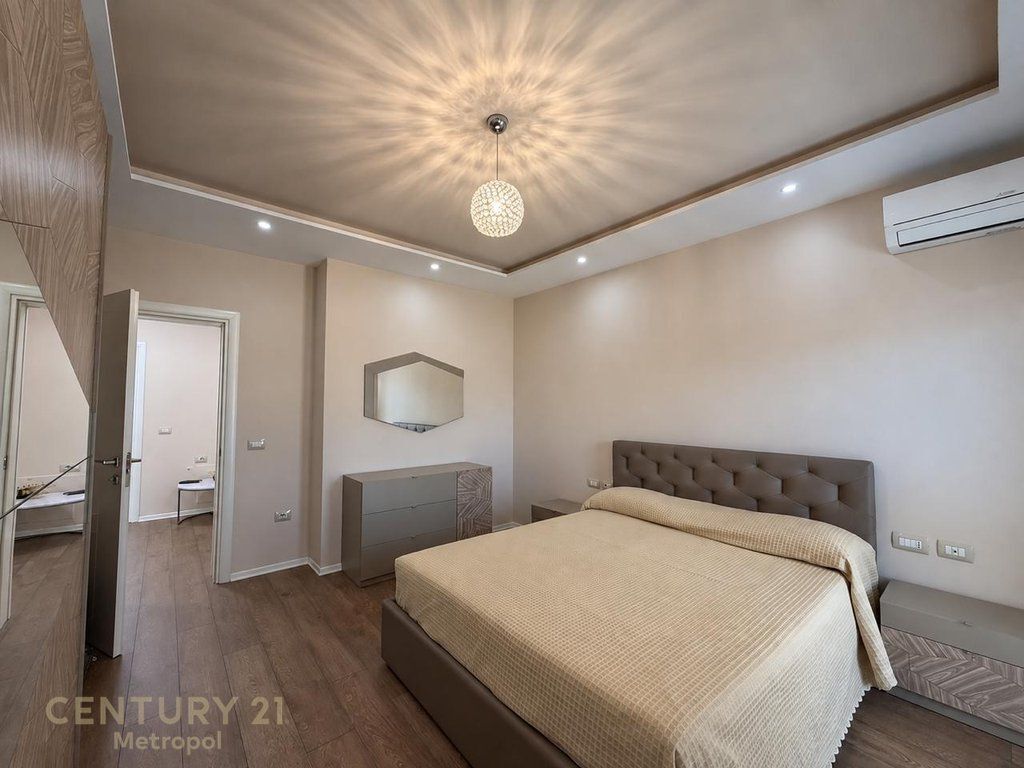 For rent 2+1+2 + Garage, near the Military Hospital