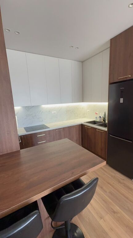 Via Dibres affittasi appartamento 2+1+2, arredato 80.000 lek