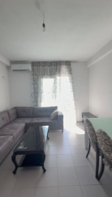 Apartament me qera 1+1, Astir, prane bar Artistit!!