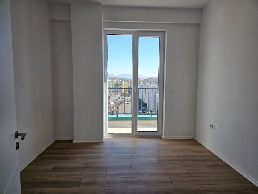 Vendesi in vendita 3+1+2+Veranda nel Comune di Parigi