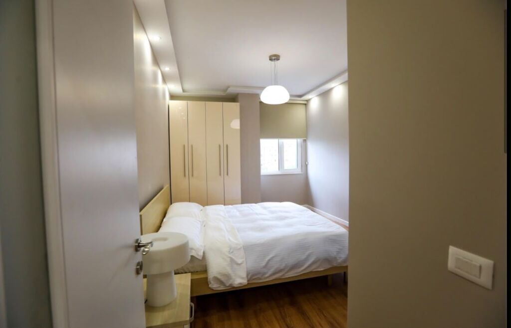 Apartament me qera 2+1+2 Perballe Toptanit