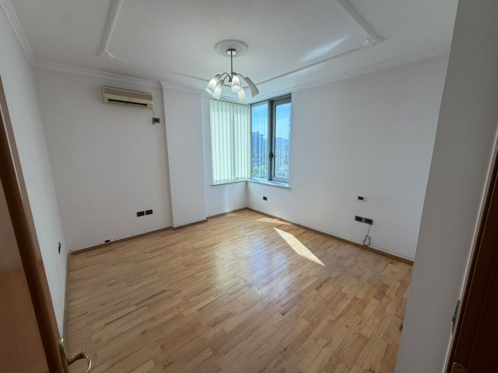 🏡 Apartment 2+1+2 for sale in the heart of Tirana  📍 George W. Bush St., opposite Hotel The Plaza, near Toptani