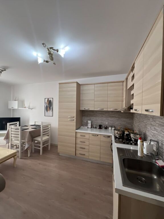 🏡✨ APPARTAMENTO 2+1 IN AFFITTO – CENTRO, DURRËS