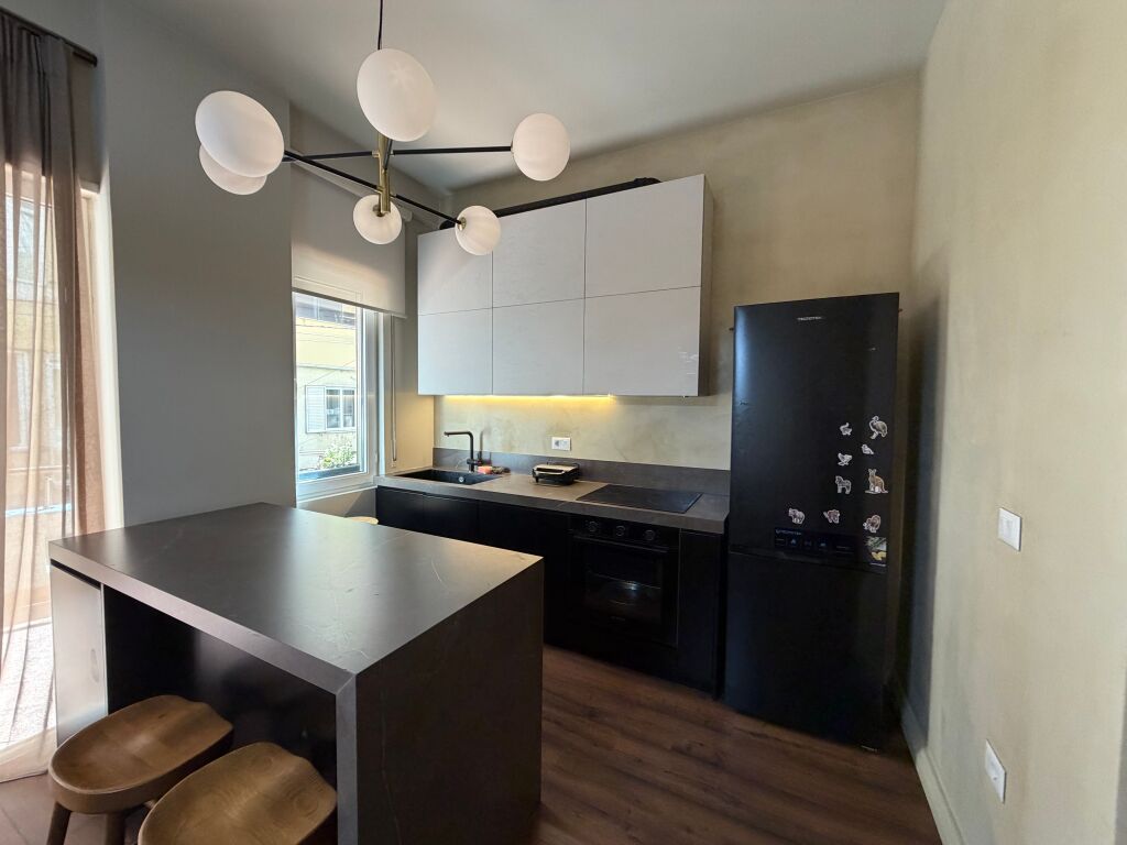 🏡 Apartment 2+1 for rent – zoological garden Bilal Sina street   📍 Very preferred and quiet area 🏢 1st floor | New building with elevator ✨ Newly furnished 🛋️ 2+1 layout, ideal for couple or family 💶 Price: 80000 leke per month  