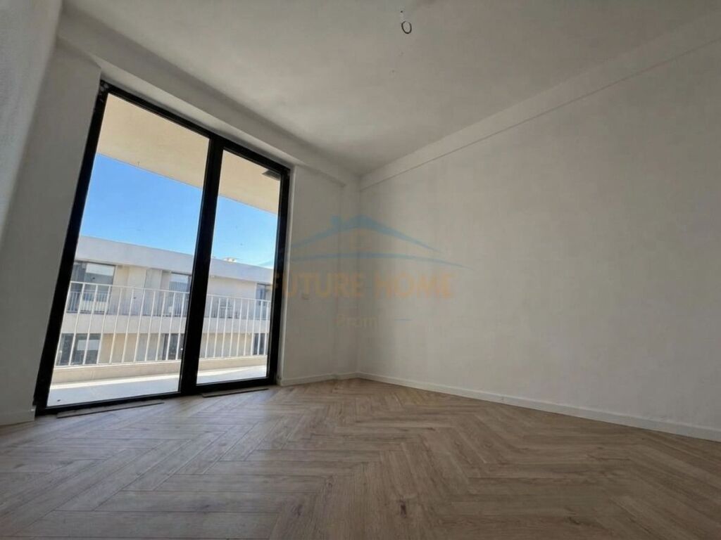 Qera , Ambient Biznesi, Rruga "Mine Peza" , Tiranë!