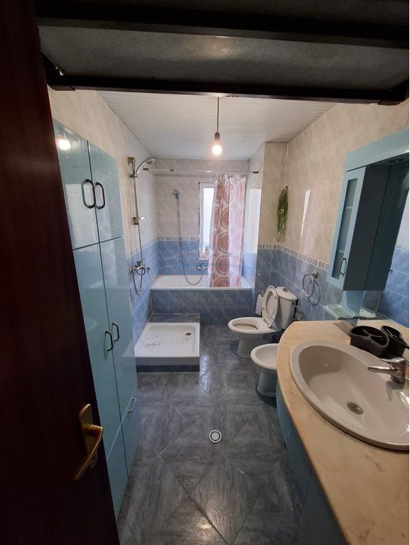 Qira,Apartament 3+1,Komuna e Parisit,Tirane.