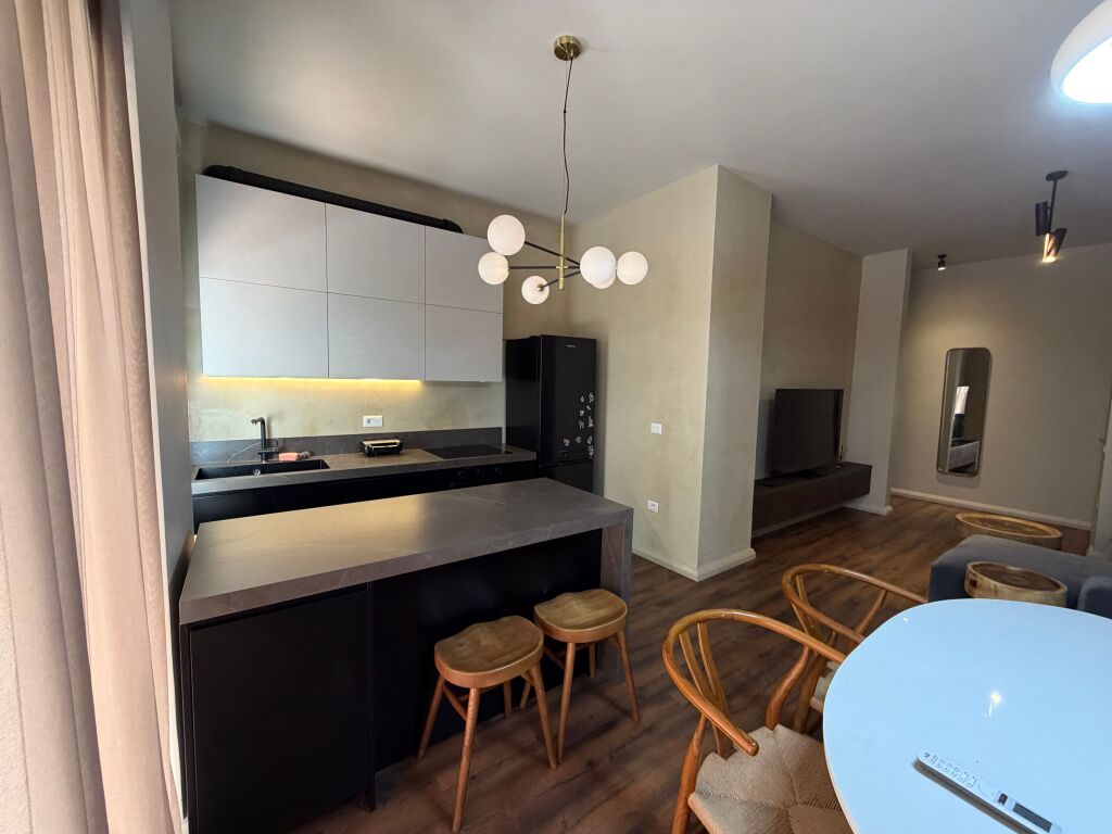 🏡 Apartment 2+1 for rent – zoological garden Bilal Sina street   📍 Very preferred and quiet area 🏢 1st floor | New building with elevator ✨ Newly furnished 🛋️ 2+1 layout, ideal for couple or family 💶 Price: 80000 leke per month  