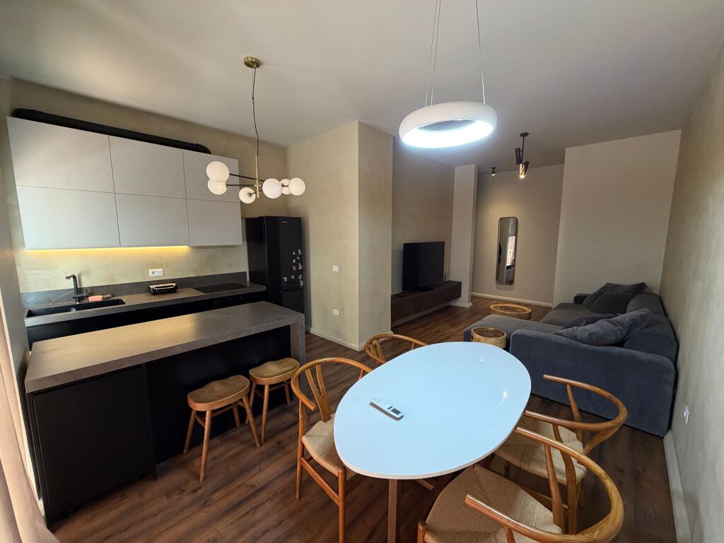 🏡 Apartment 2+1 for rent – zoological garden Bilal Sina street   📍 Very preferred and quiet area 🏢 1st floor | New building with elevator ✨ Newly furnished 🛋️ 2+1 layout, ideal for couple or family 💶 Price: 80000 leke per month  