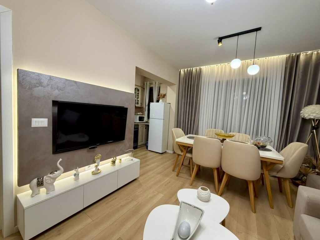 📣 QERA Apartament 1+1 📍 Myslym Shyr, Prane Restorant Grepi i Arte ✨