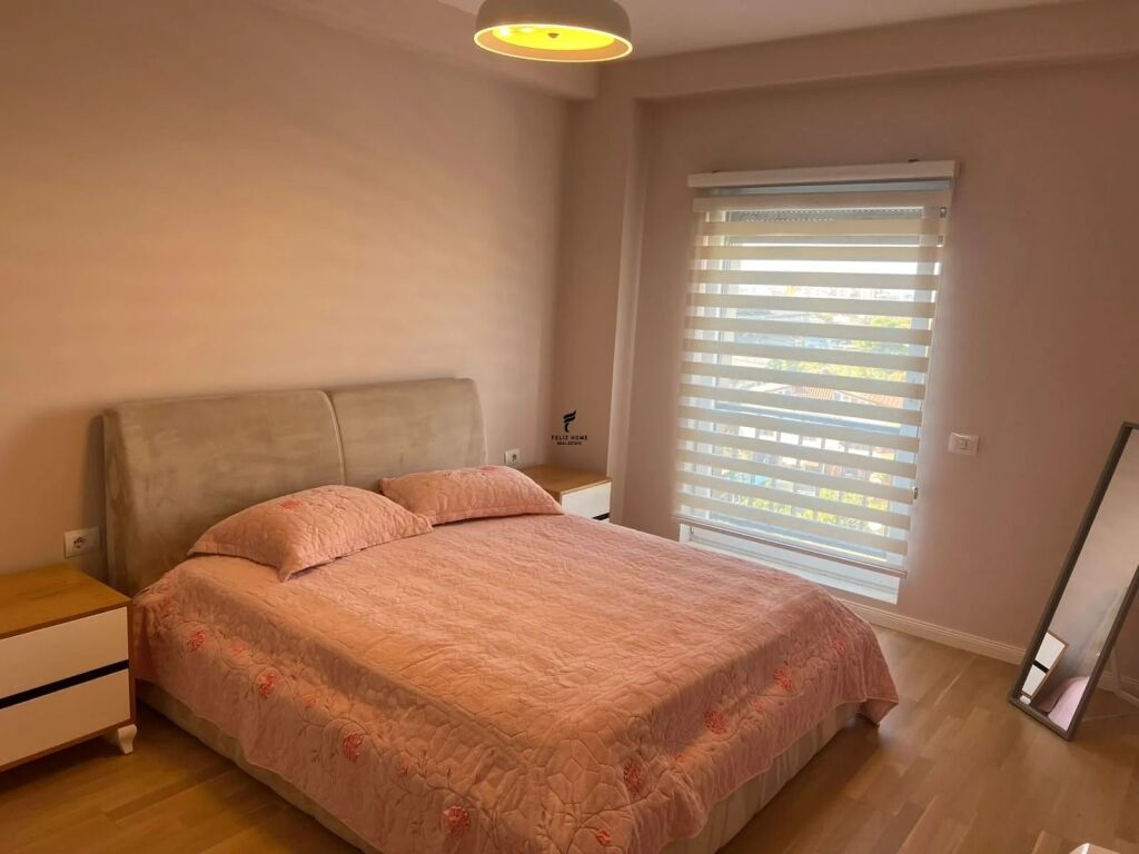 APARTAMENT ME QERA 1+1 BULEVARDI I RI 80.000 LEKE FH-96212