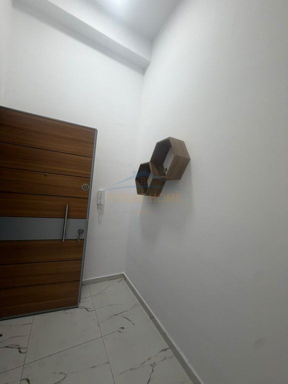 Affitto, Appartamento 2+1, centro Donika, Tirana