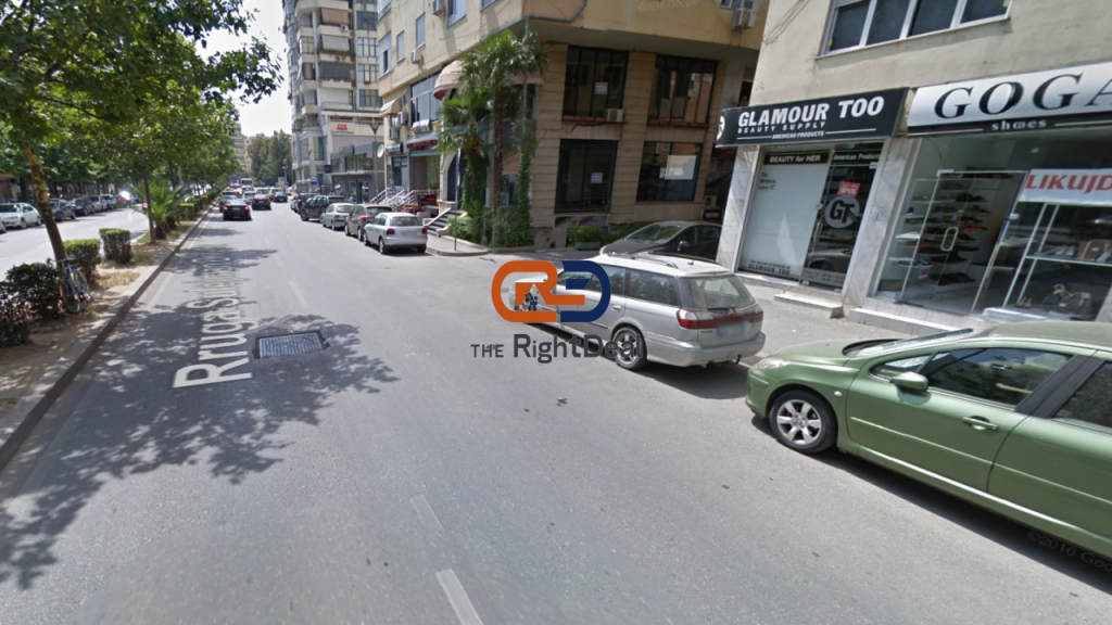 In Piazza Willson, Spazio Commerciale in Vendita sul Lato della Strada!!!