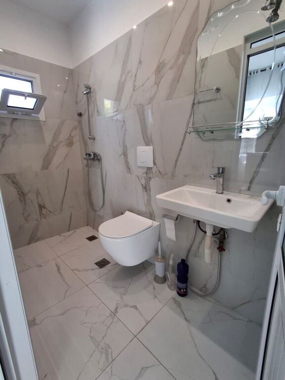 🏡 SHITET SHTËPI PRIVATE – VLORË | 3 NJËSI TË VEÇUARA | 150,000 €