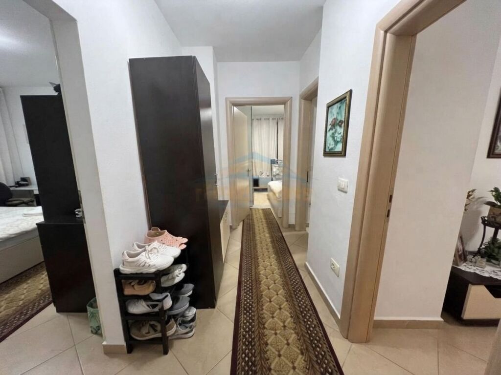 Shitet, Apartament 1+1, Yzberisht, Tiranë.